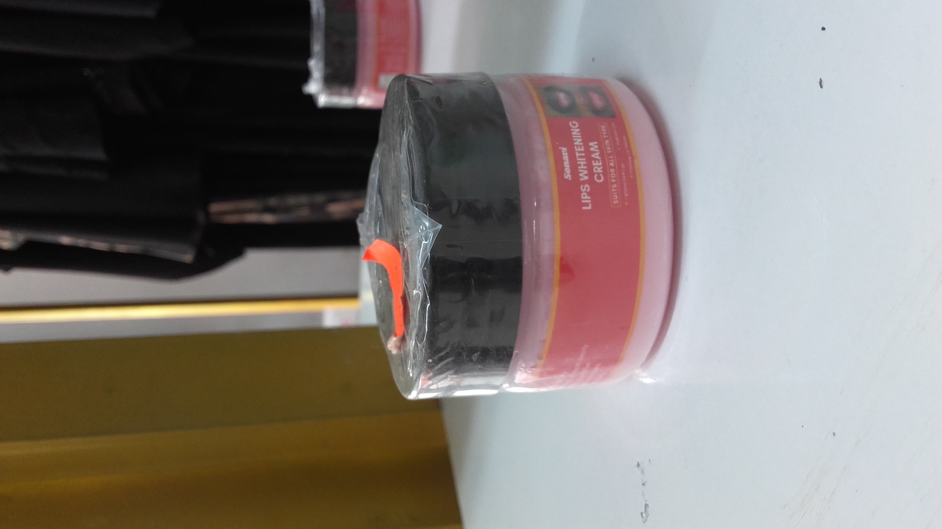 Lips Whitening Cream