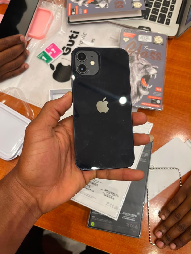 Iphone 12plain