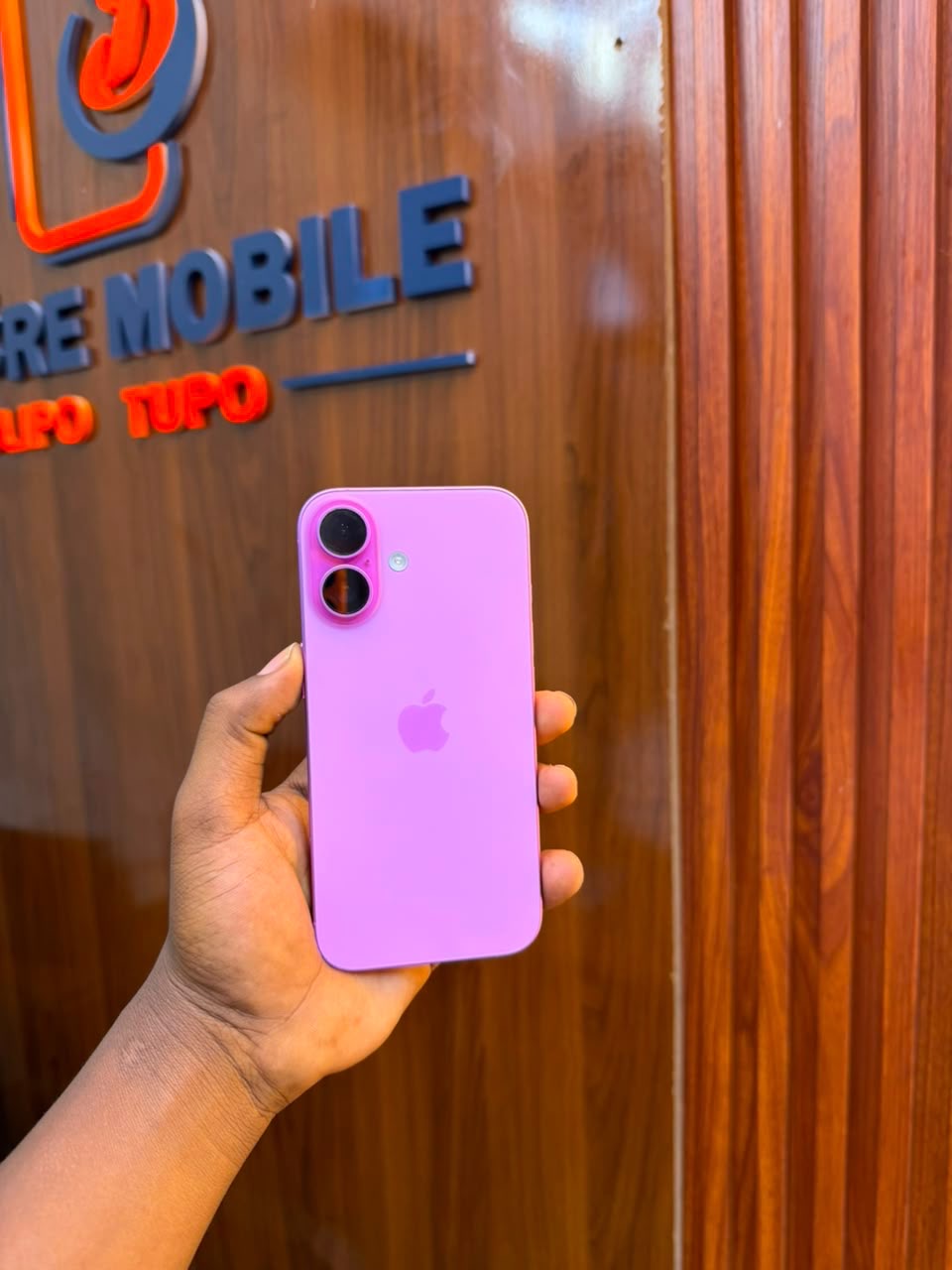 Iphone 16 plain