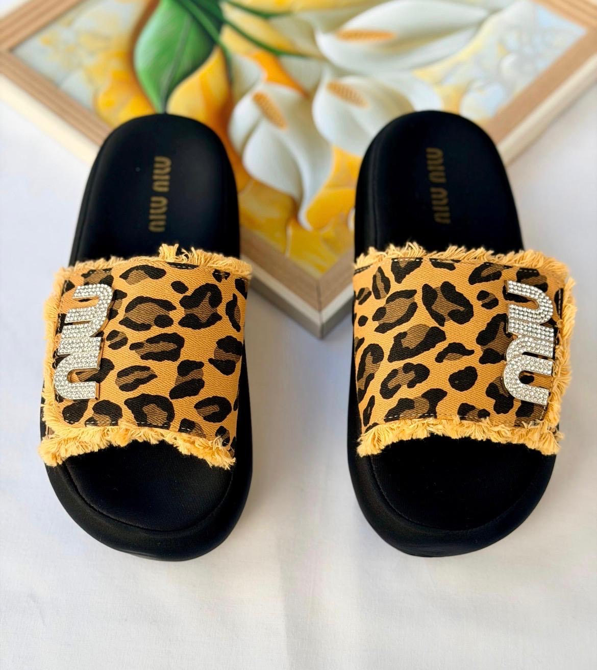 Miu sandles