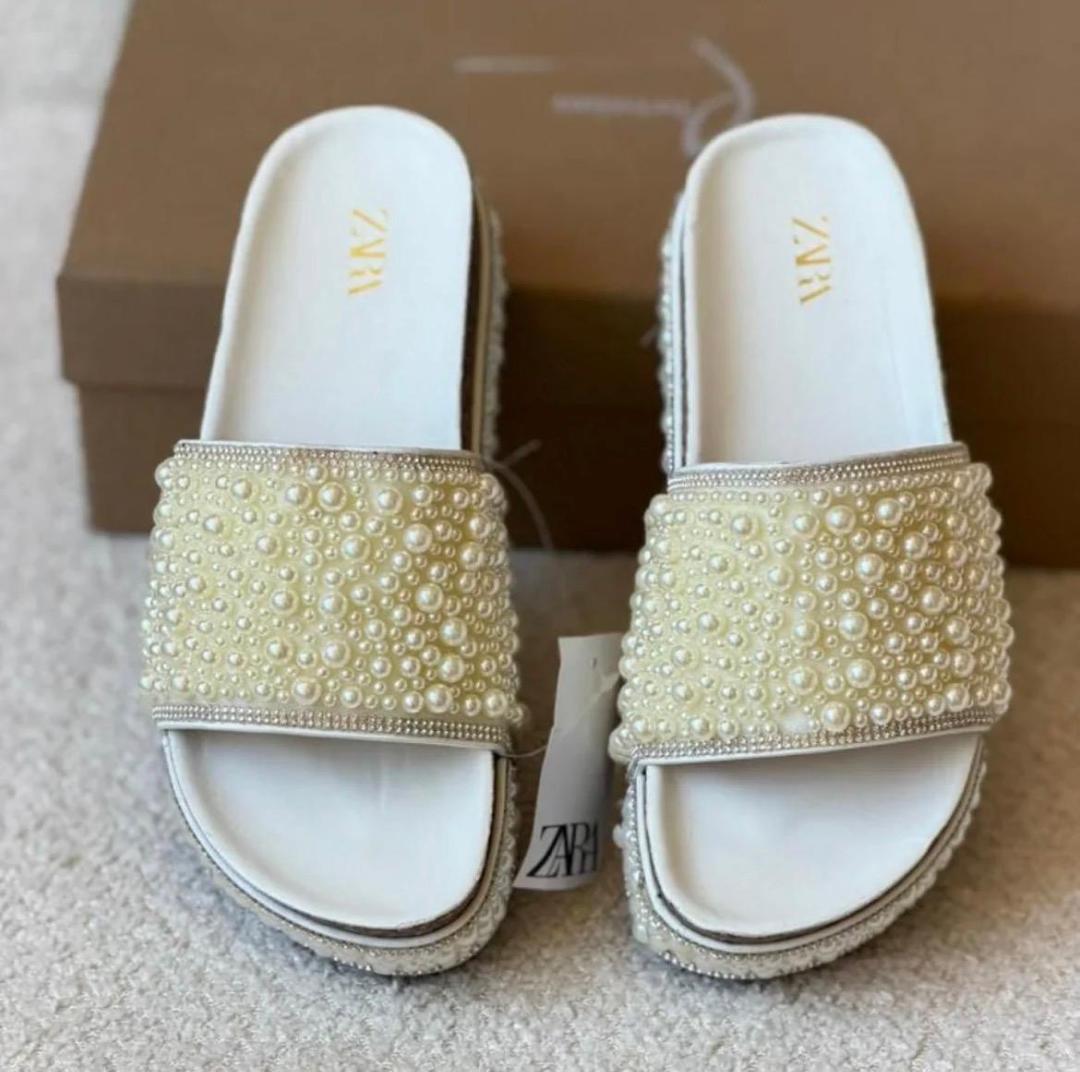Sandles