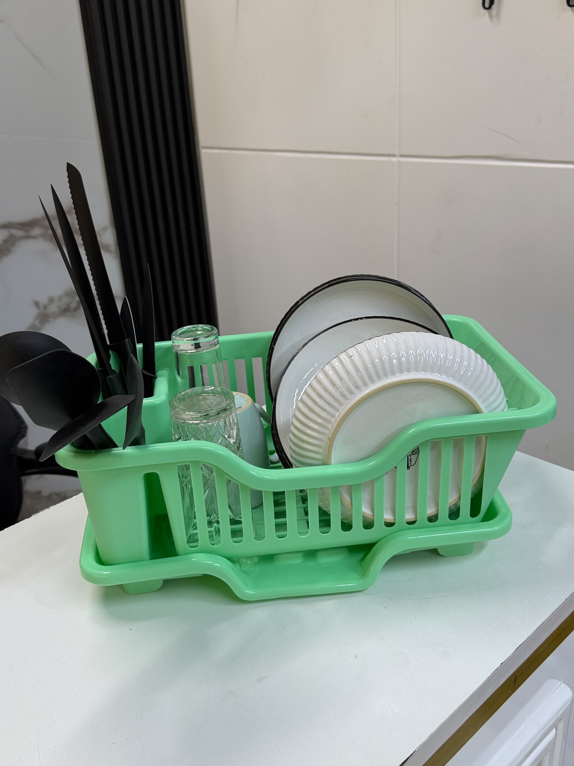 Simple dish drainer