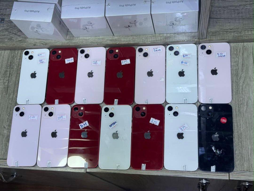iPhone 13 plain