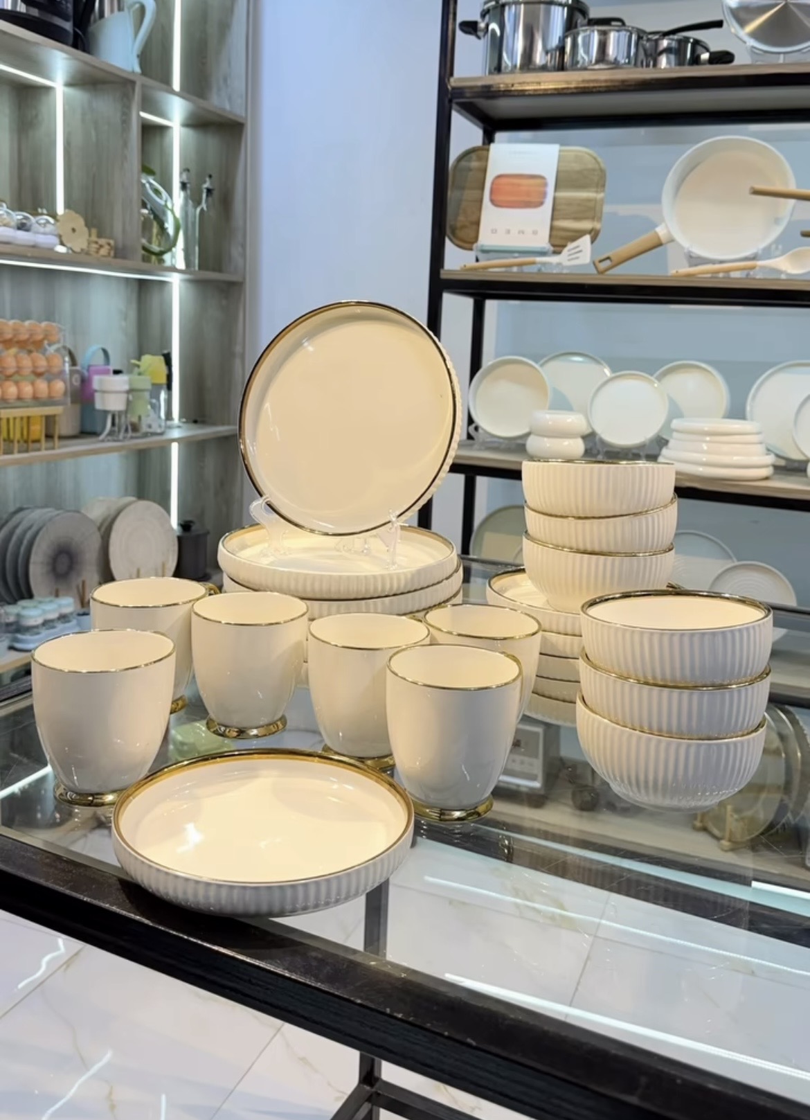 serving dishes