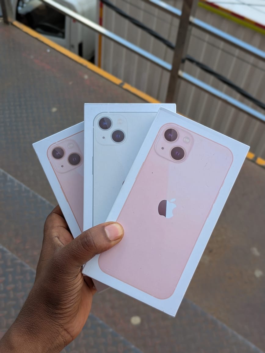 iPhone 13 plain