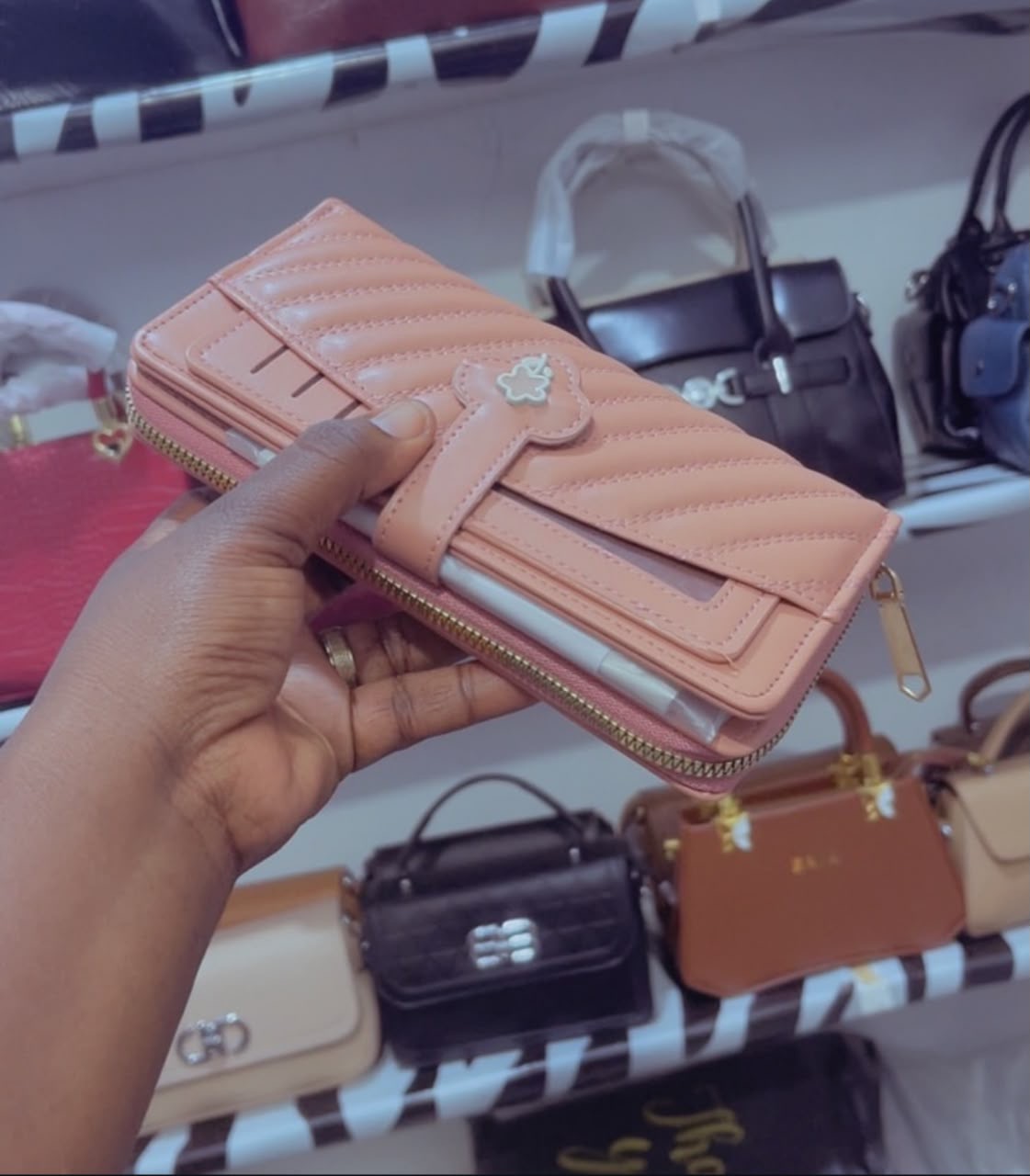 wallet kubwa
