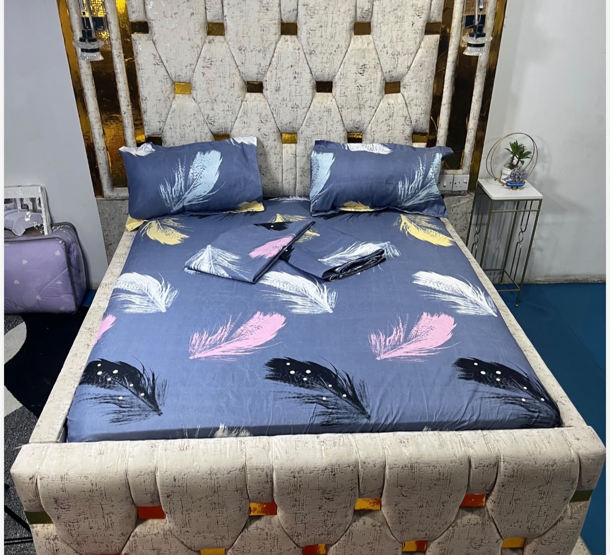 Fullset Bedsheet with feather drawings