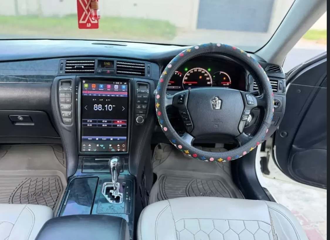 Toyota crown Athlete