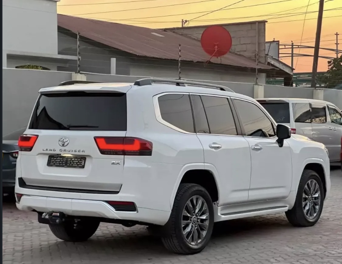 Toyota land cruiser 300 Zx