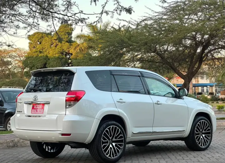 TOYOTA VANGUARD YEAR2010