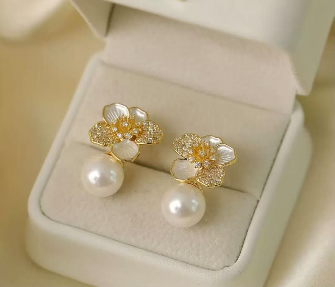 Gold color earrings