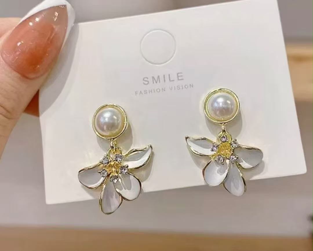 Flowerlike earrings classic