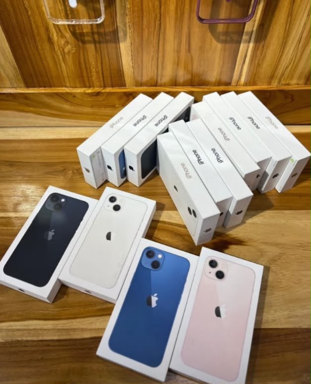 Iphone 13 Plain