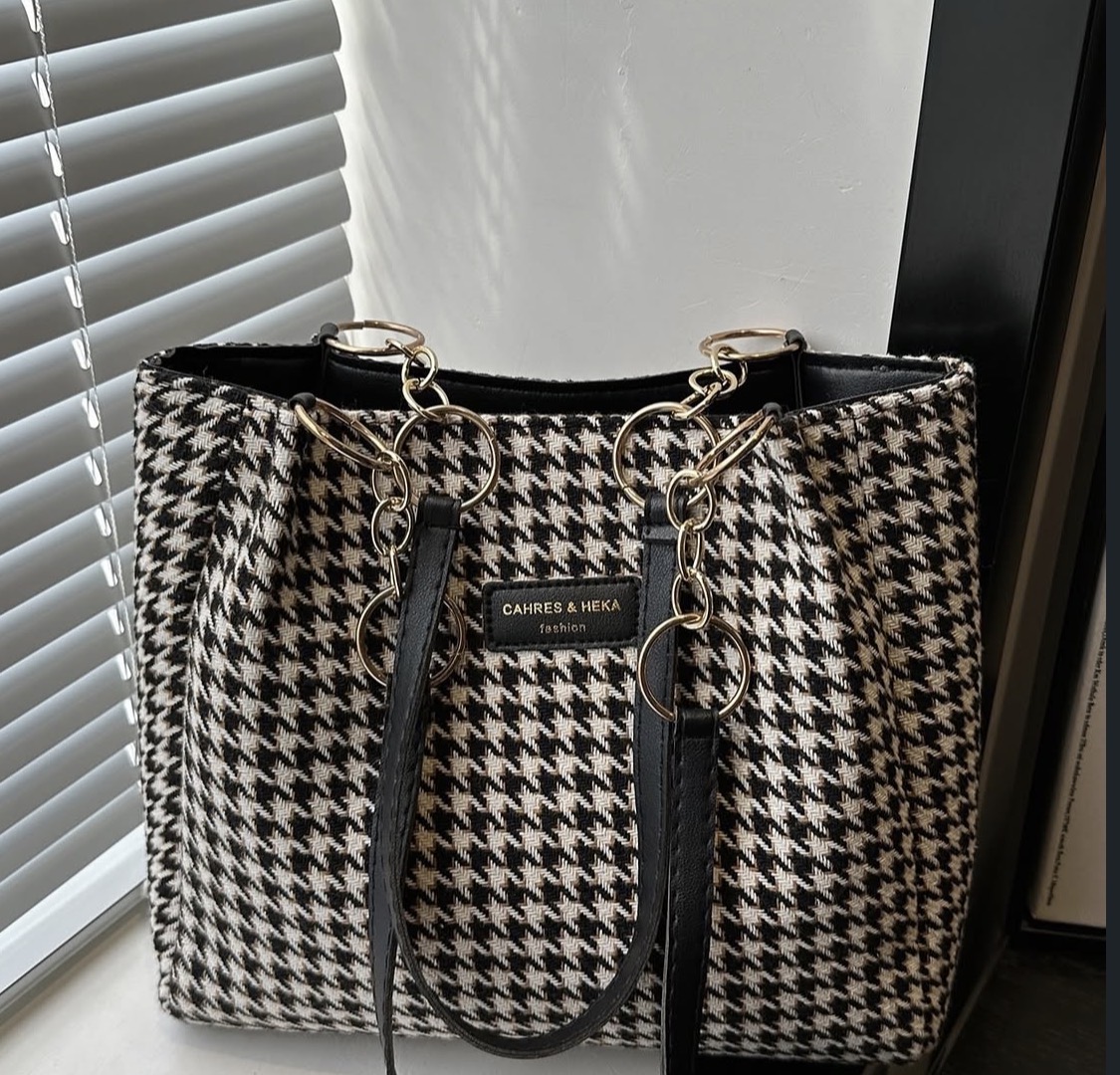 Cahres and heka fashion bags