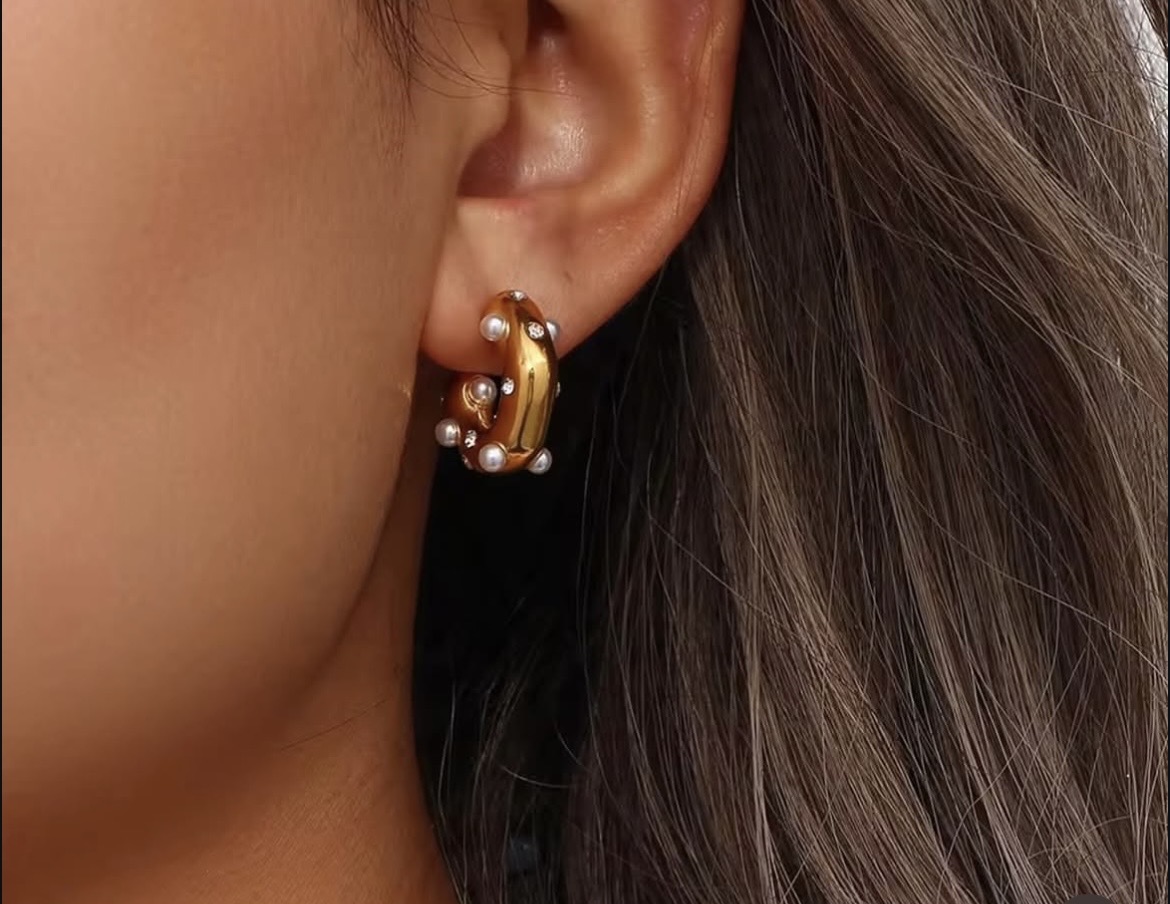 lola pearl earrings