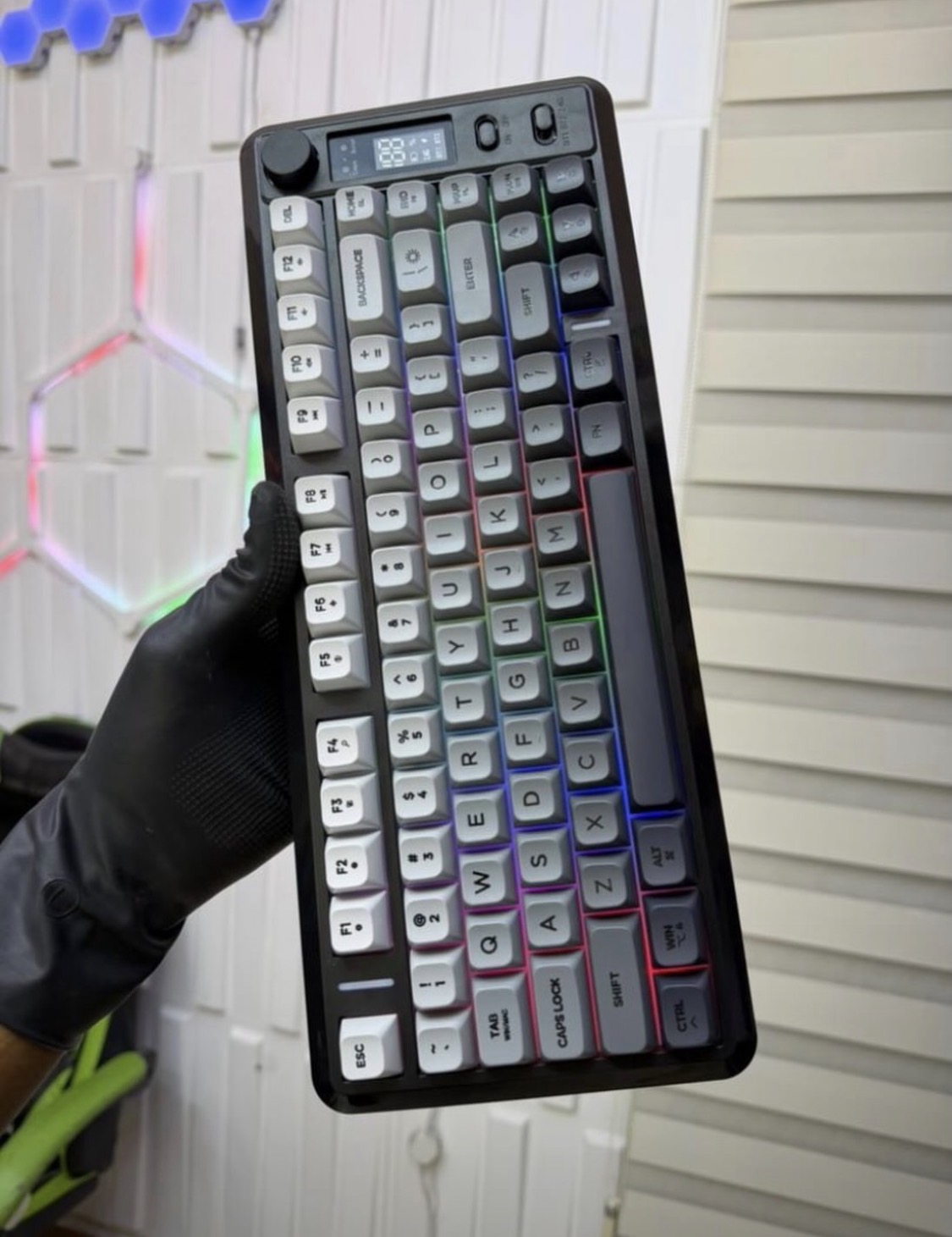 Wireless mechanics keyboard