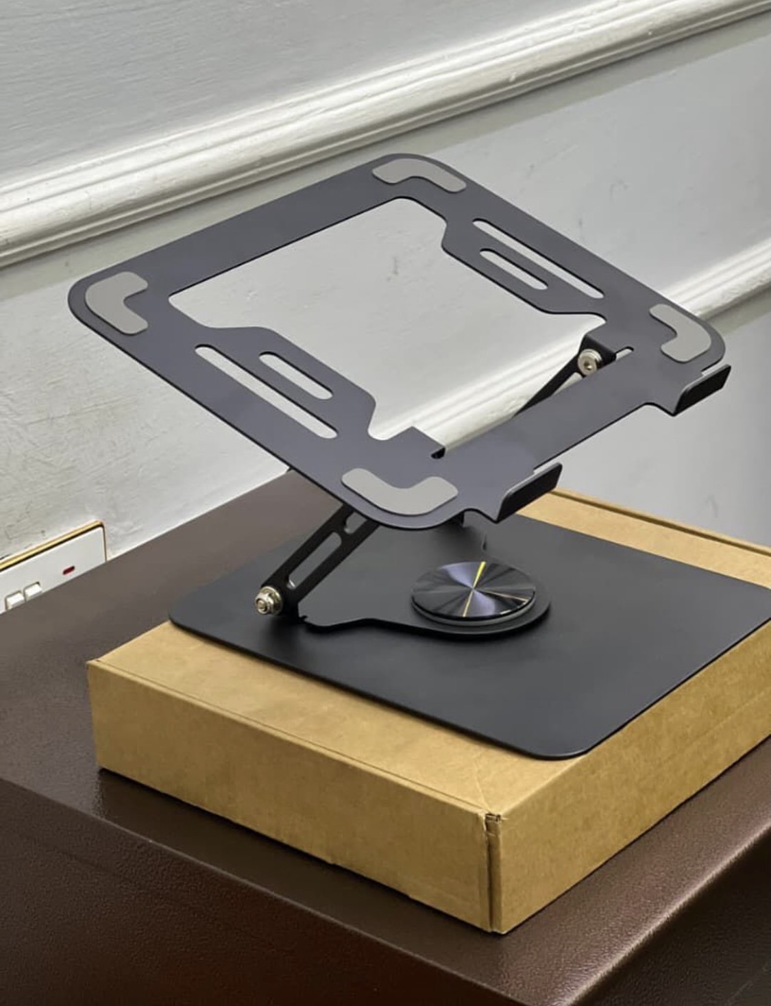 L25-C laptop stand