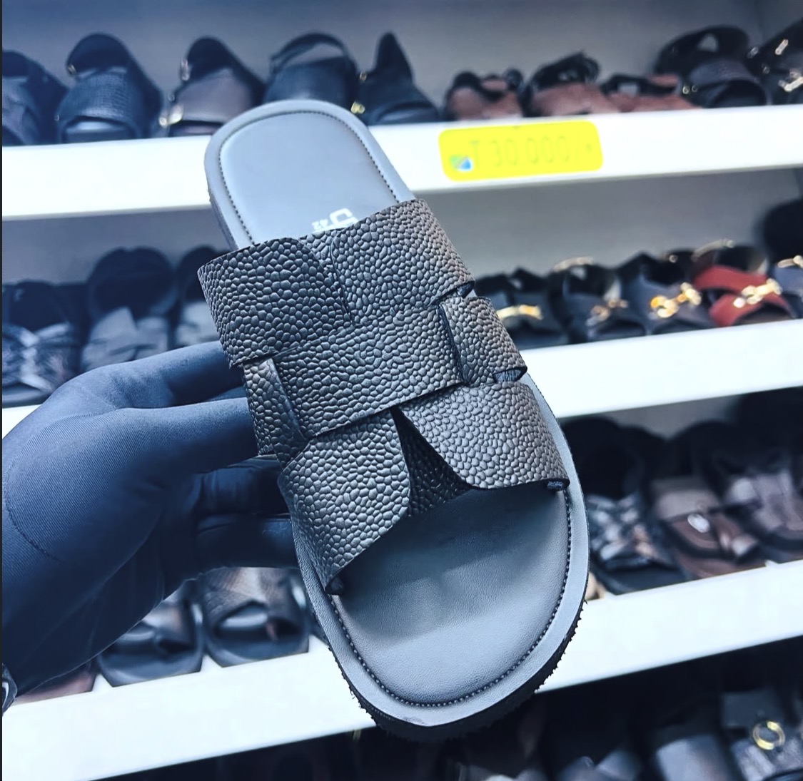 Leather sandlas
