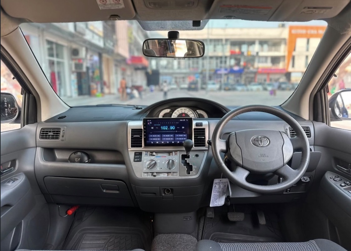 Toyota raum