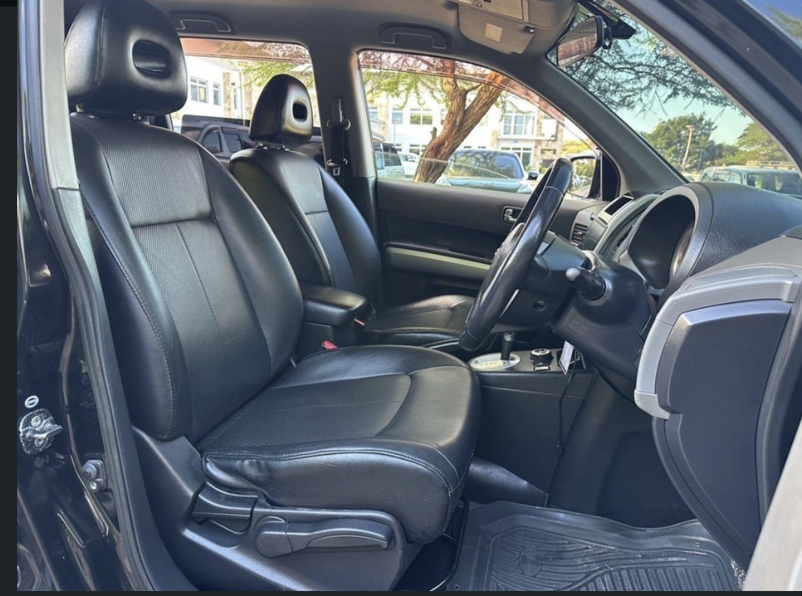 Nissan extrail