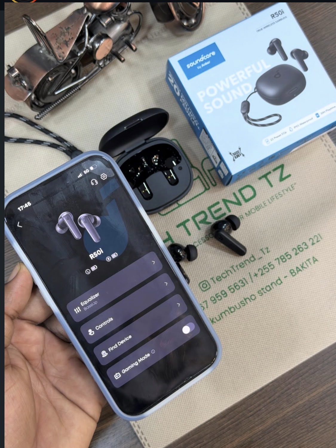 Soundcore R50i.