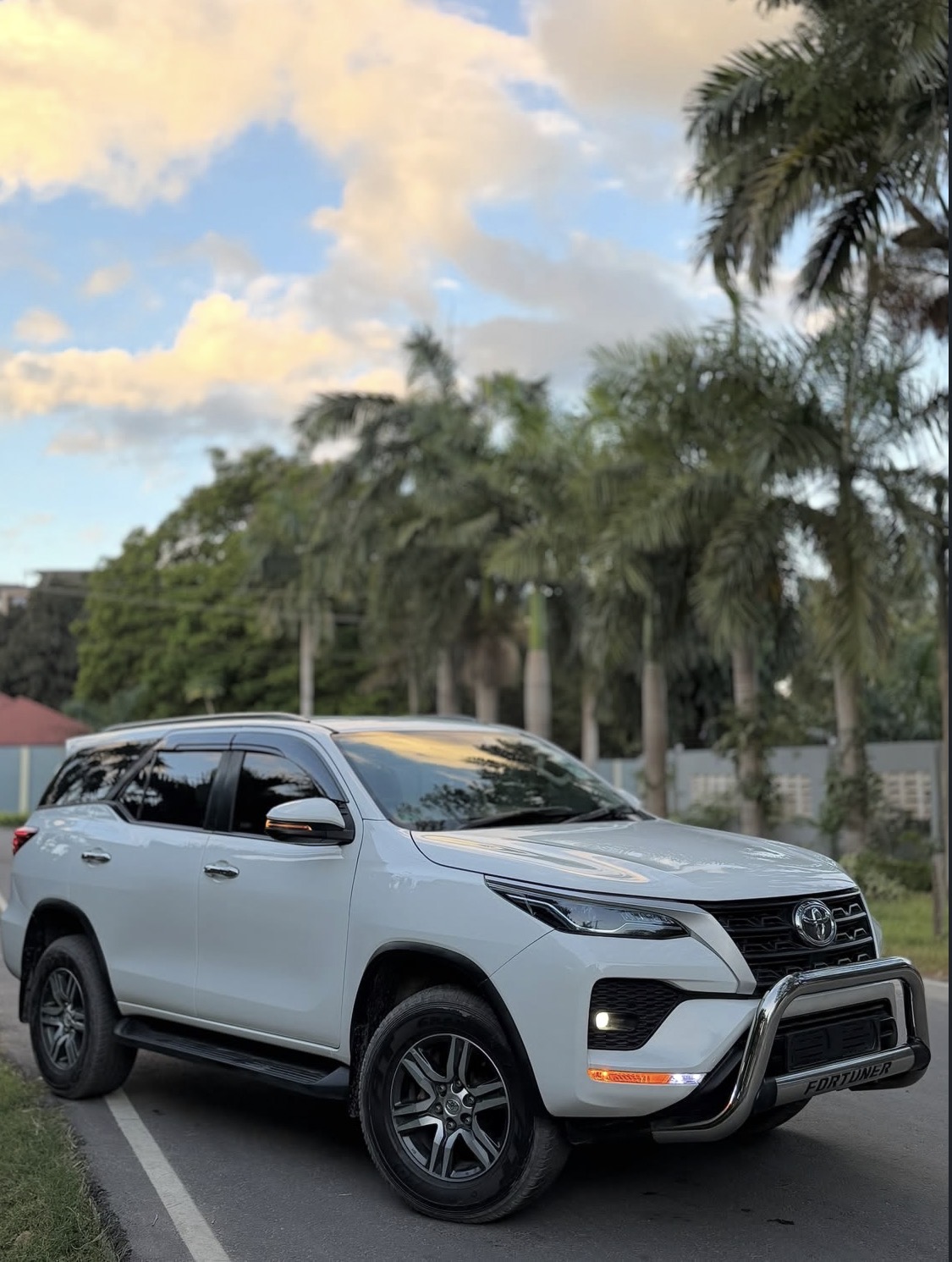 Toyota fortuner.