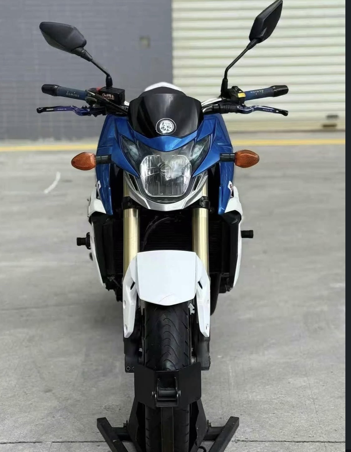 Suzuki GSR750
