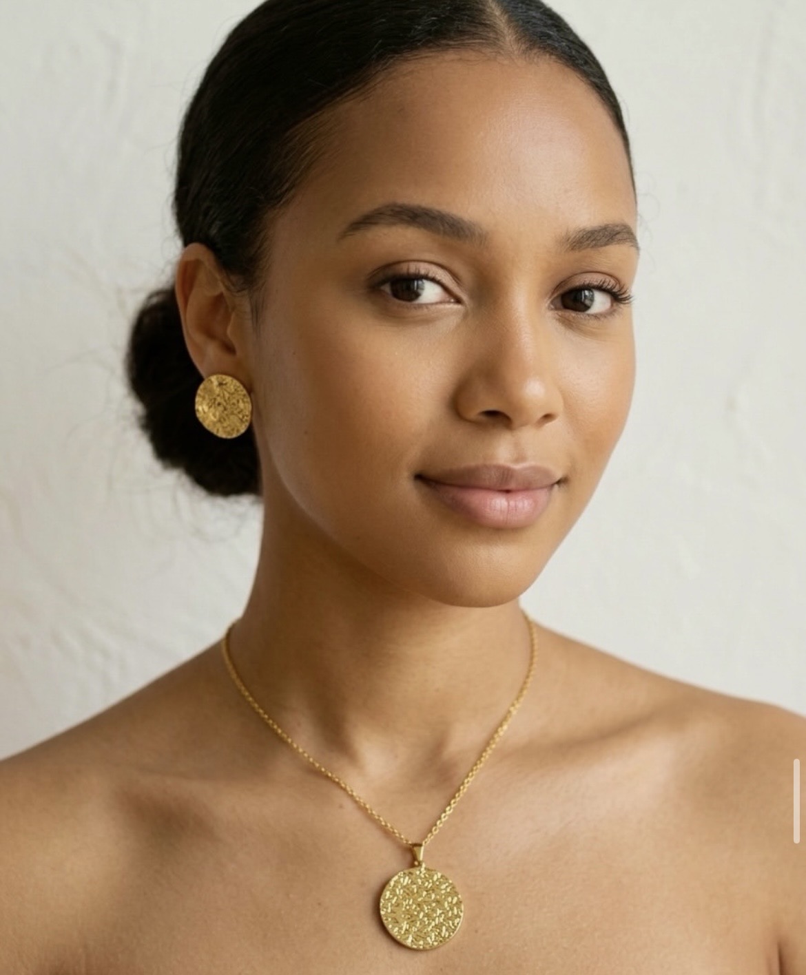 earings and necklaces set