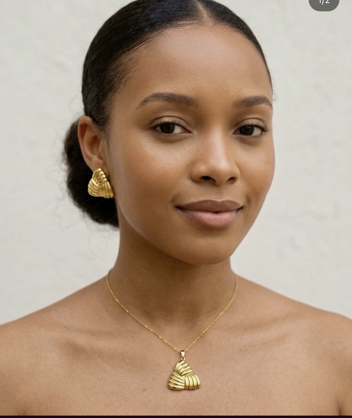 earings and necklaces set
