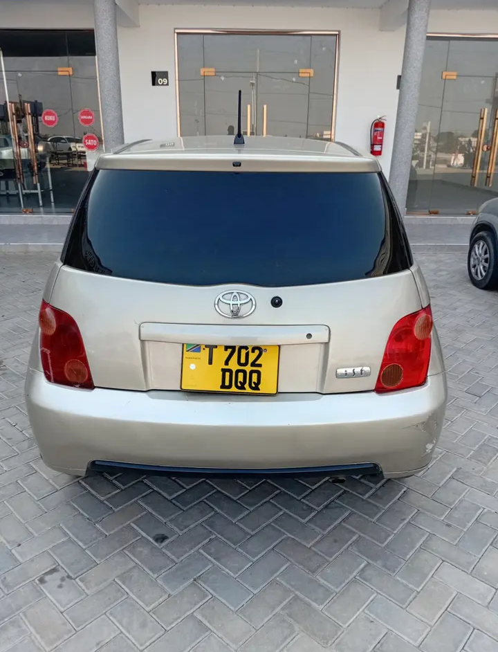 Toyota IST
