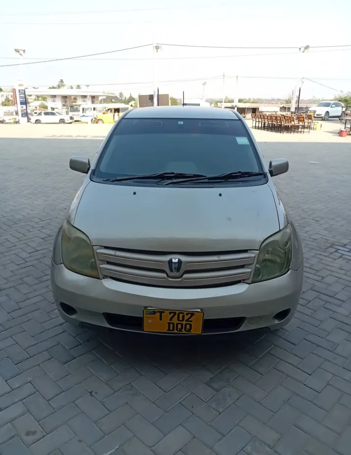 Toyota IST