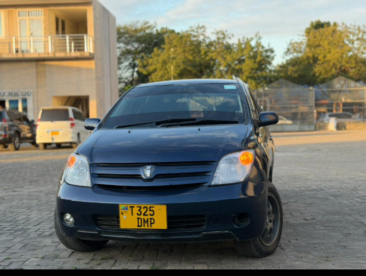 Toyota IST
