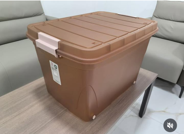 Storage containers A