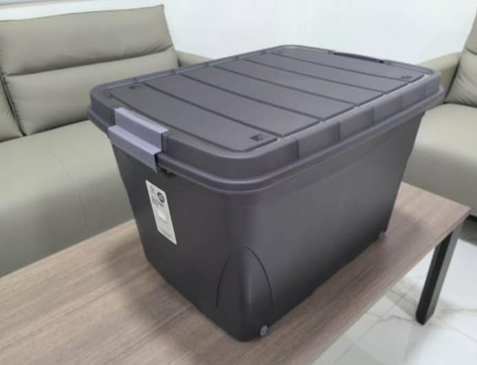 Storage containers A