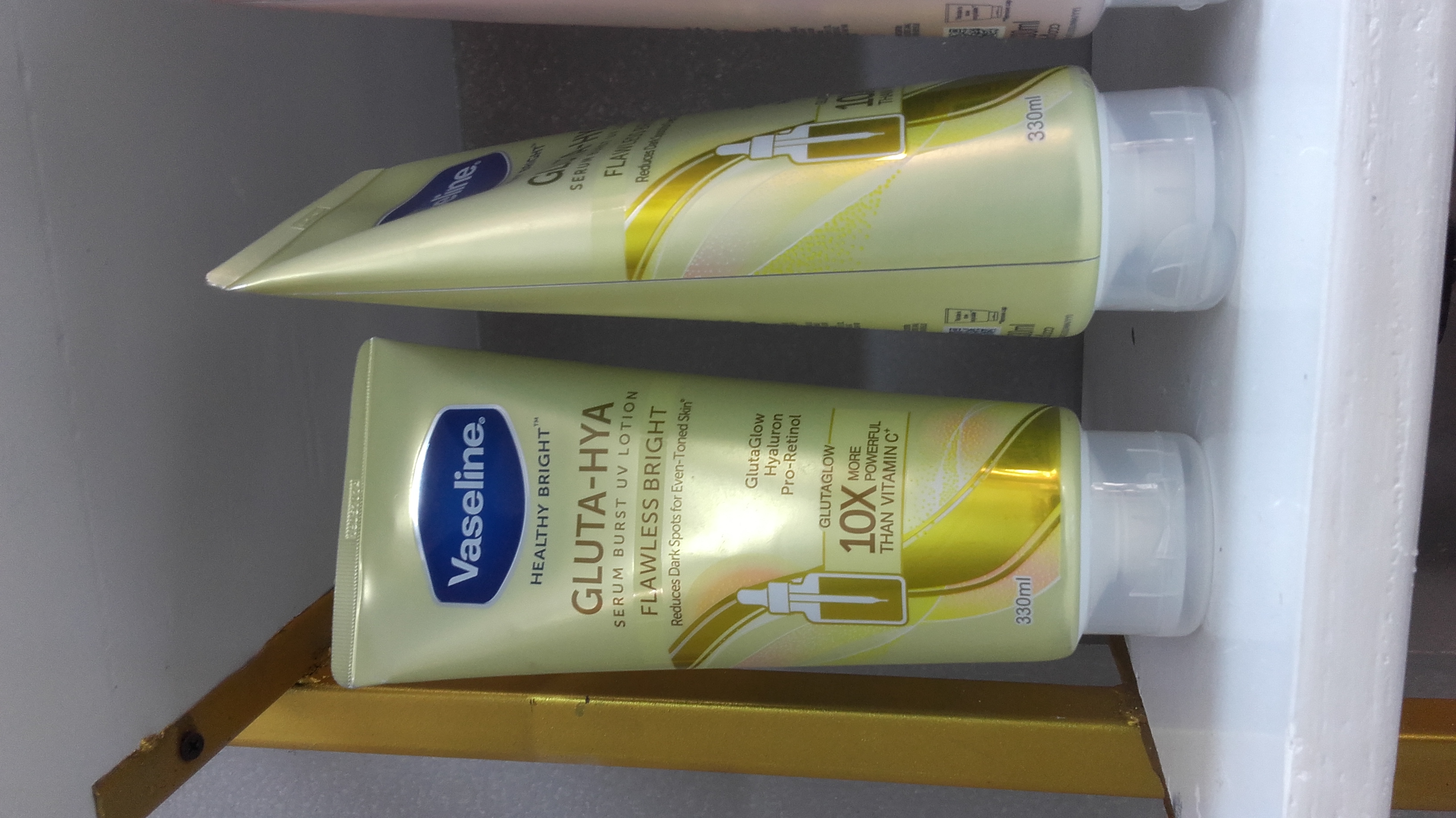 Gluta-Hya Vaseline