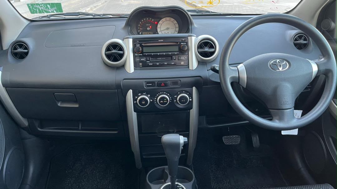TOYOTA IST