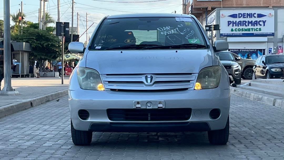 TOYOTA IST