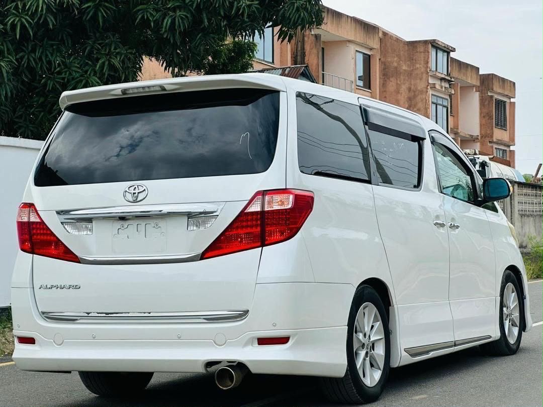 TOYOTA ALPHARD
